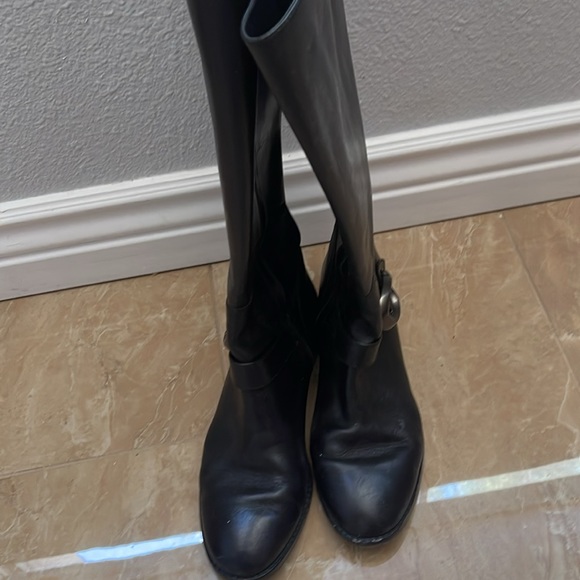 Beautiful and comfortable Coach boots - Picture 3 of 4